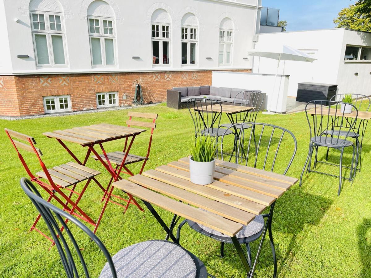 Aday - City Central Mansion - 1 Bedroom Apartment With Garden 올보르 외부 사진